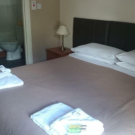 The New Swan Hotel 斯旺西 外观 照片